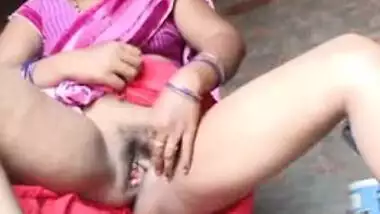 Married Indian woman finds a place to masturbate excited pussy