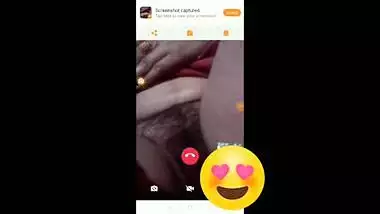 Desi Mom pussy show forÂ her sonâ€™s friend video