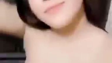 Pakistani girl viral boobs show in TikTok