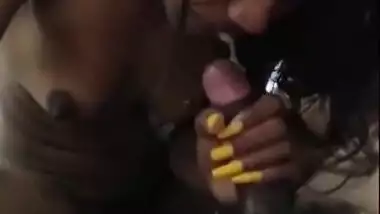 ගිලින්න ඕනිමද...sri Lankan Girlfriend Drinking Cum