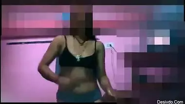 Pure desi bhabhi in nude dance