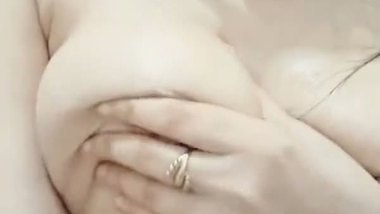 Beauty Queen Playing With Her Wet Melons