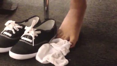 Sexy Indian Feet Socks Off at Library - dirtycamwhores.net