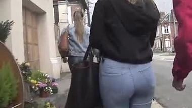 Sexy PAWG neighbor walking in Jeans showing huge assets