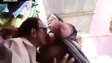 Aunty Boobs Sucked By Tailor In Tailor Shop