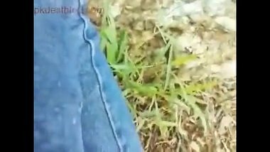 Desi teen having sex with her classmate at the park