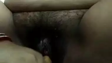 horny desi bhabhi pussy fucking with hand shower