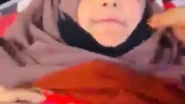 Pakistani xxx video of a hijabi girl fucking like a slut