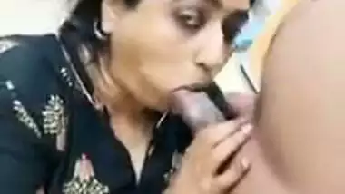 Mature Desi XXX wife sucking dick of her husband MMS
