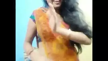 Cute housewife bhabhi priya malakkar sexy navel show