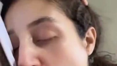 Amateur Cutie Giving Amazing Blowjob to BF