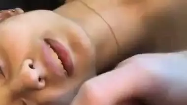 Sexy Delhi babe gives a desi blowjob and gets cum on face