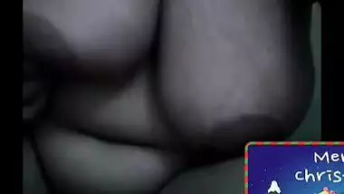 Paki Bhabi showing Boobs Update