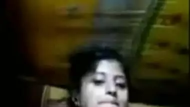 Exclusive- Desi Bhabhi Showing Her Boobs To Lover On Video Call