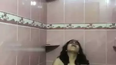 Bathroom naked viral video of cute desi girl sex