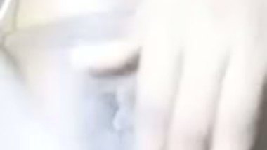 Horny Desi girl shows her XXX sweet pussy in video call sex with lover