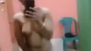 Sexy village Tamil girl saree striptease show. MMs Desi porn