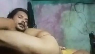 A big guy drills his cousin’s ass in a Bangladeshi sex video