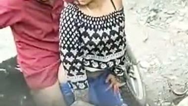 Naughty Couple Quick Outdoor Stand Fucking Secretly Recorded