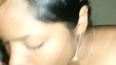 Indian wife blowjob skills exposing video