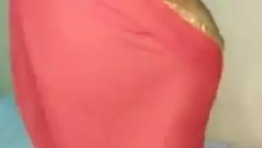 bhabhi showing huge butt