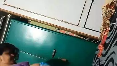 Hot mom dress change boobs show viral topless clip