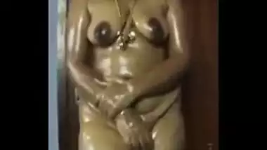 desi oiled horny indian wife dancing - tevidiya