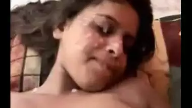 Indian babe gets facial from two lovers