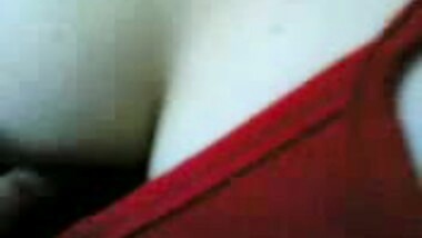 Hot Arab Girl Mureen Showing Her boob