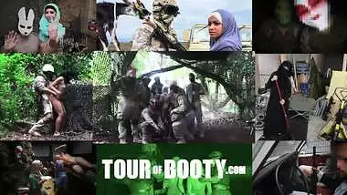TOUR OF BOOTY - Persian Woman In Burkah Sucks...