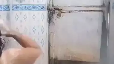 Mature bhabhi hiidden cam in bathroom