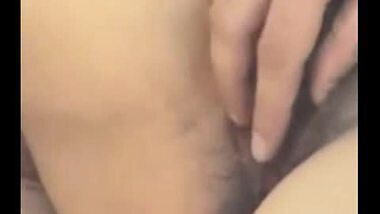Gorgeous Indian Chick Gets Pleasant Pussy Massage