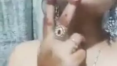 Beautiful Bhabi Fingaring Her Pussy
