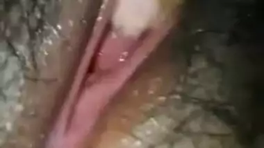 Bangla desi muslim slut fingering pussy 