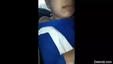 Desi collage teen girl sucking cock of her lover on request in car