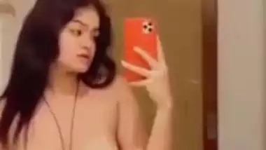 Sexy GF nude pics and viral nude videos spread