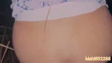 Desi gaon ki ladki ko raat main jungle main le jake choda