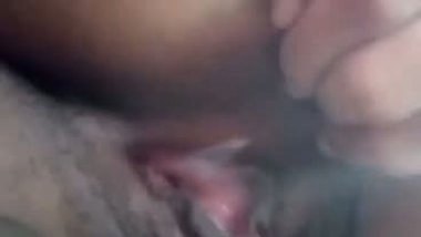 Kanpur girl strips and records her desi nude mms