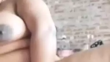 Huge booby Bhabhi fingering pussy on selfie cam