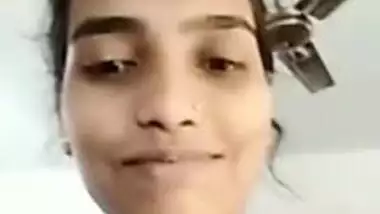 Indian Girl Showing White Boobs On Video Call