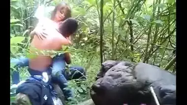Tamil sex video of young people in the jungle