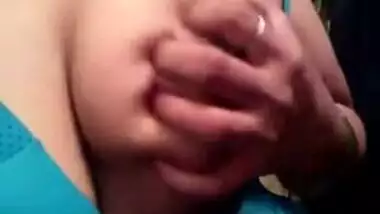 It is a solo porn video where Desi lady with nose piercing shows boobs