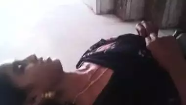 Tamil Neighbor Aunty Boobs & Chut Captured by BF