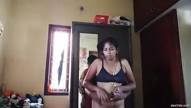 Sexy Tamil Wife With Lover