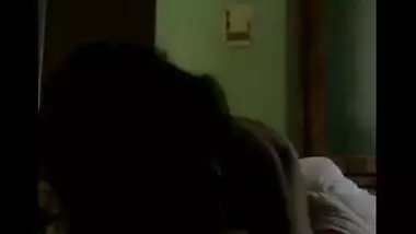 Indian teen girl sex clip giving blowjob!