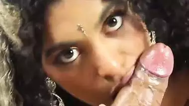 Hot Indian babe gives an Indian blowjob to a black guy
