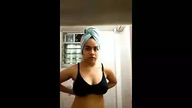 Bhopal gorgeous college girl after shower mms