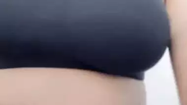 Snapchat girl showing big ass viral video making