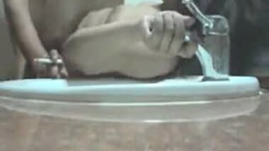 22 auntys bathroom p2