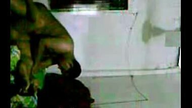 Desi Wife in Saree Get Fucked By Hubby Friend Scandal Mms